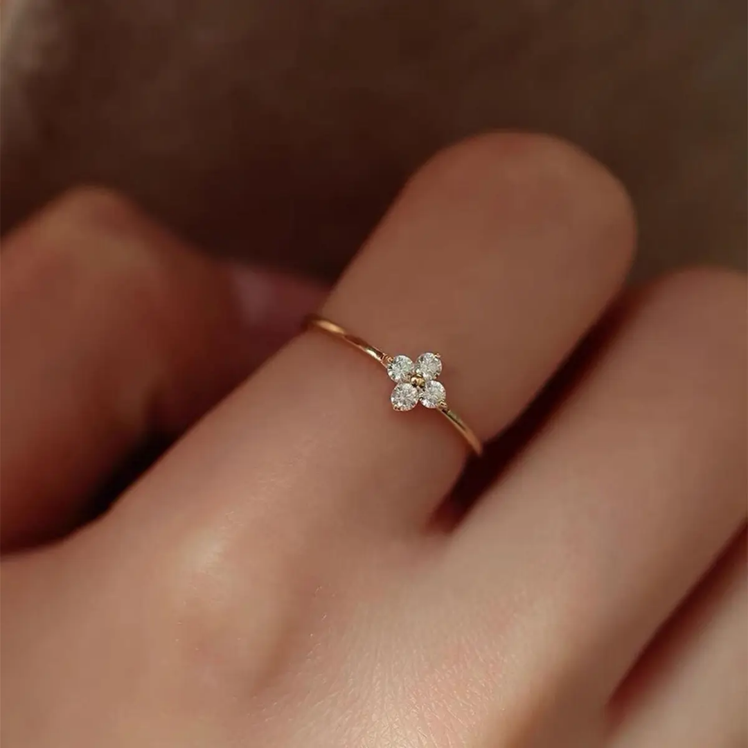 Clover ring