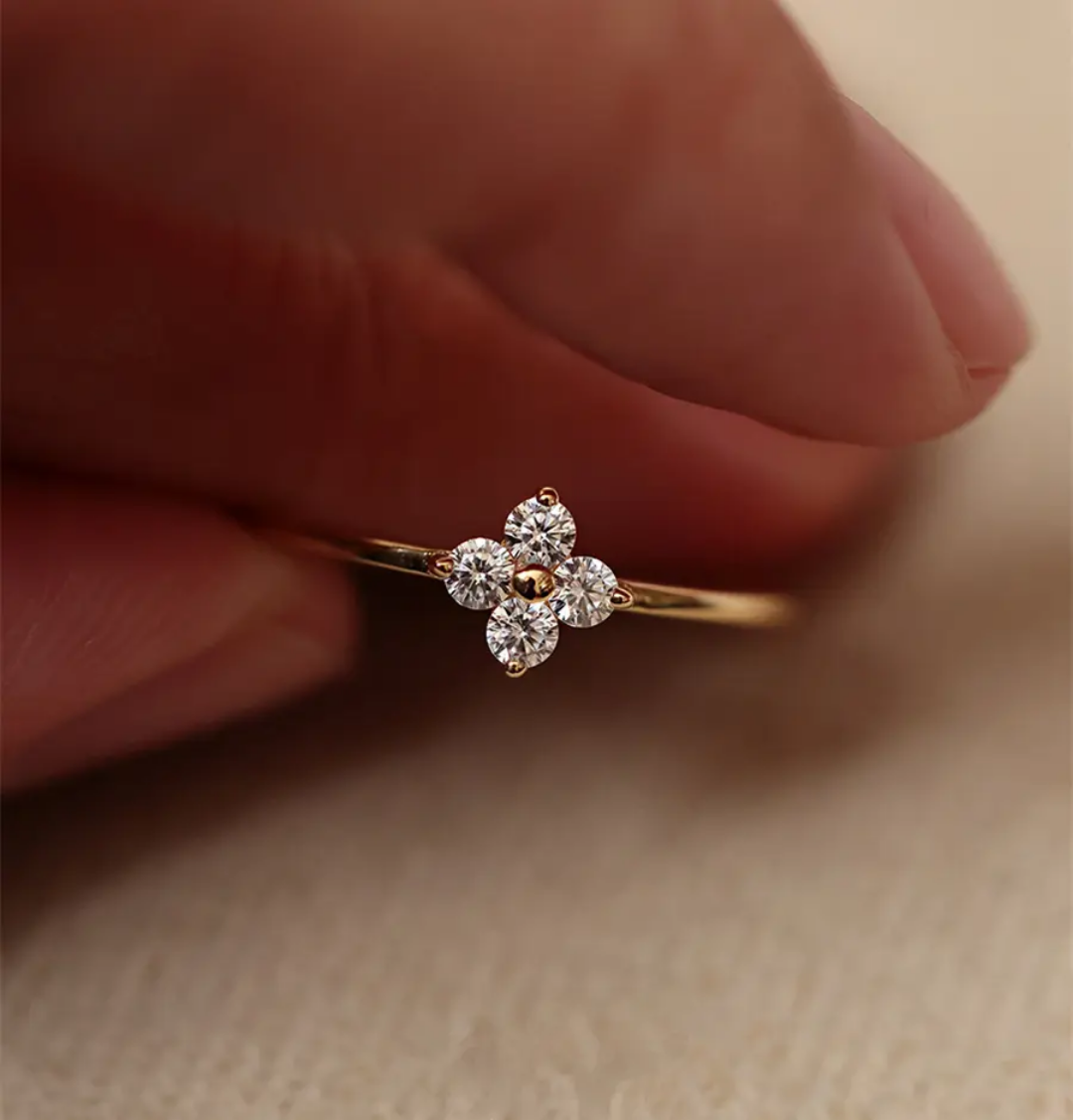 Clover ring