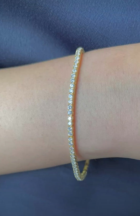 Gold fine tennis bracelet 19cm length