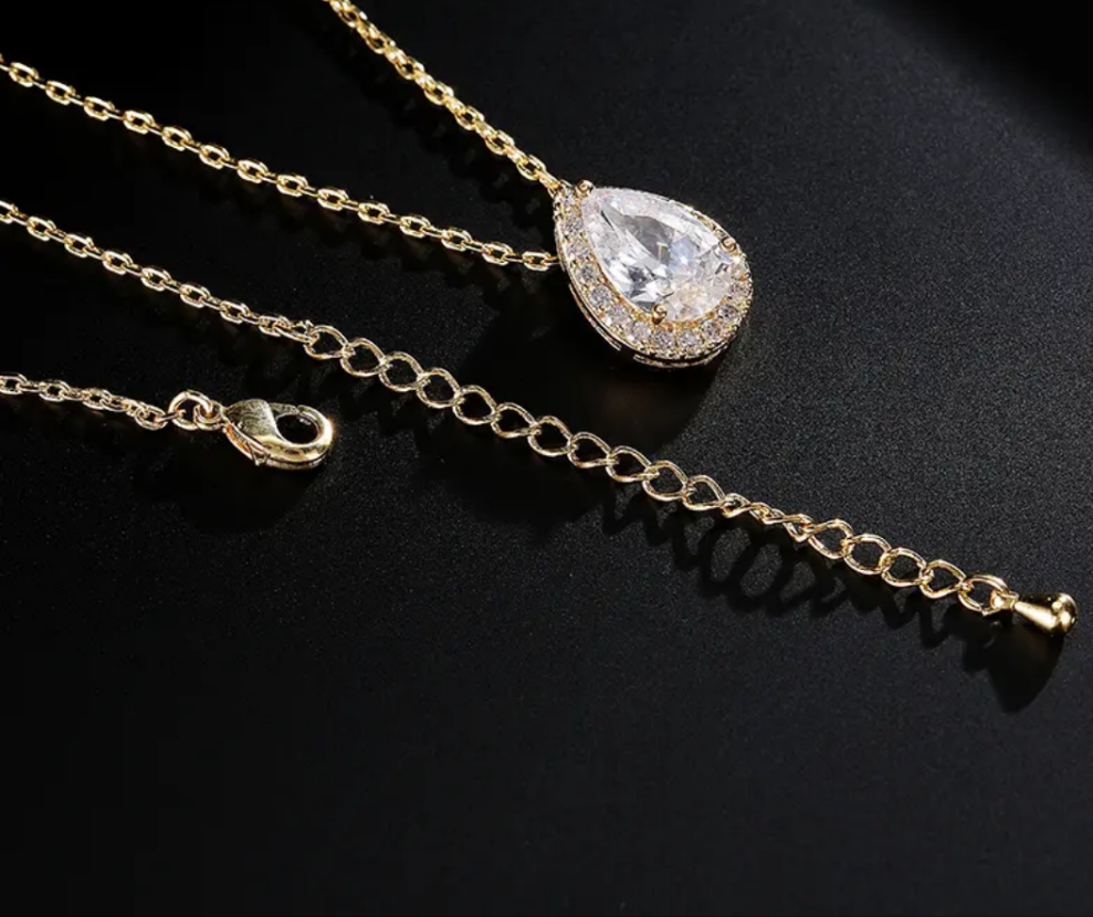 Classic dew drop necklace