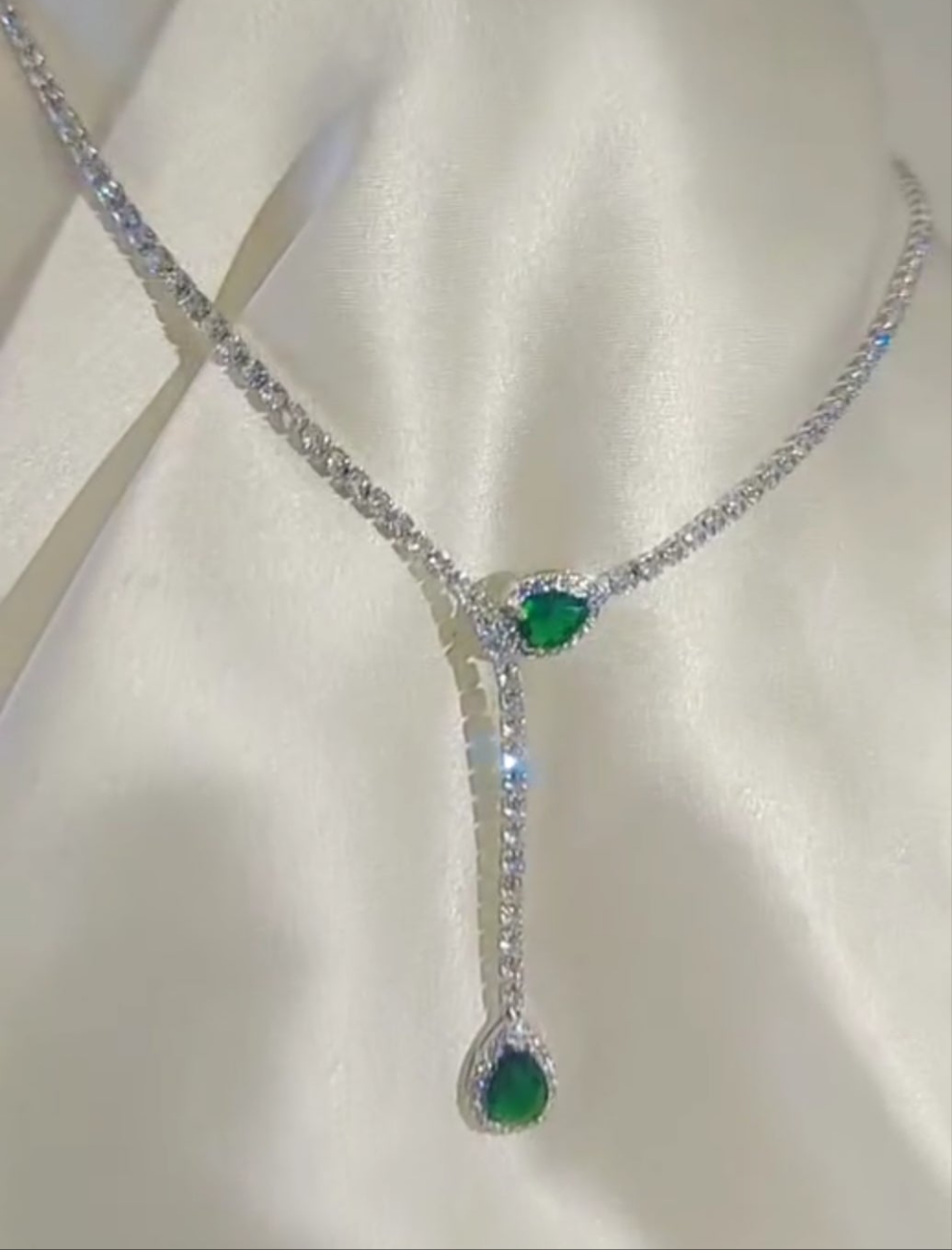 emerald luxury diamond necklace