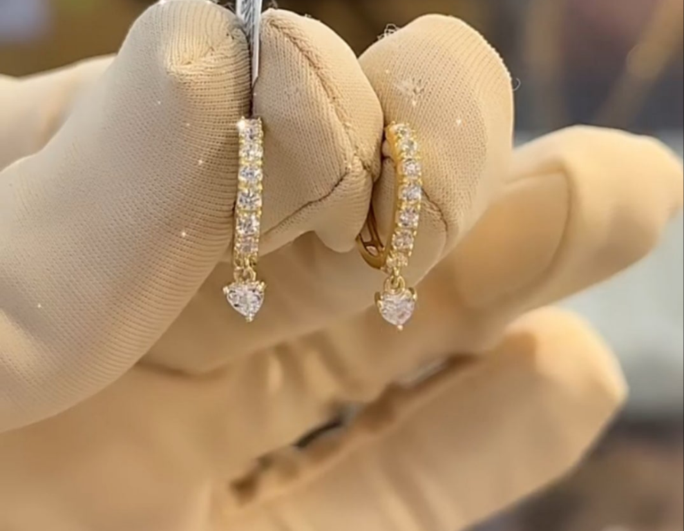 Princess heart earing gold