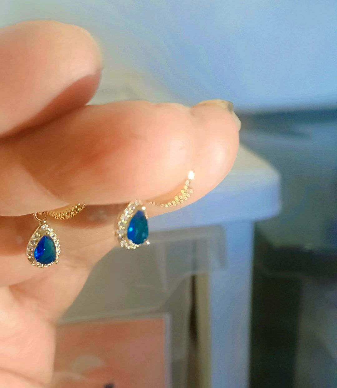 Sapphire queen drop earrings small size