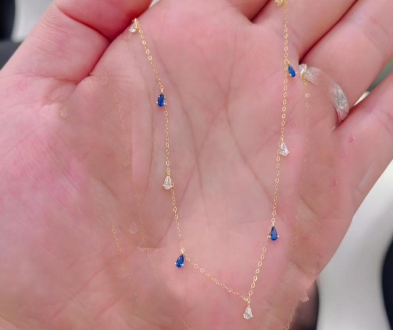 Elegant blue due drop necklace