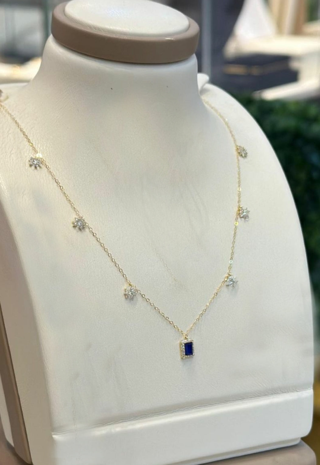Lux dubai blue set stud earing with necklace
