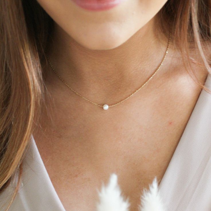Innocent pearl necklace