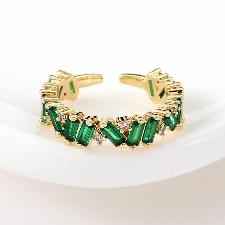 Emerald empress ring (adjustable)