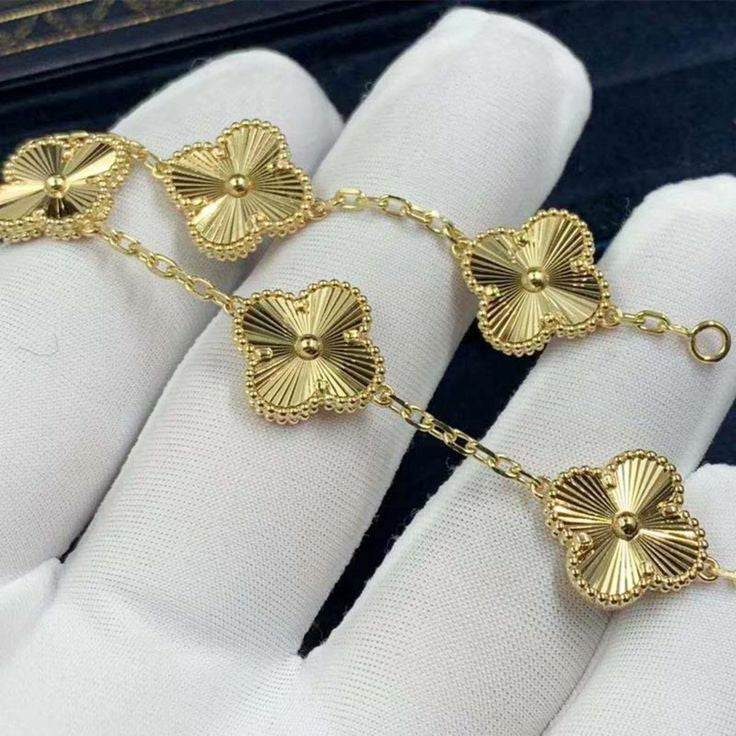 Gold alhambra bracelet