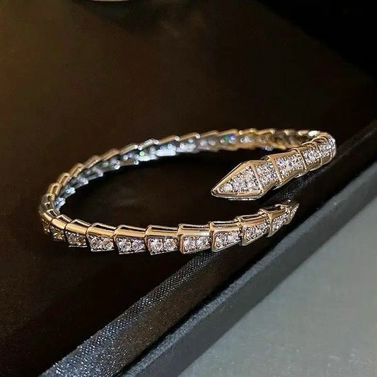 Gold serpenti bracelet