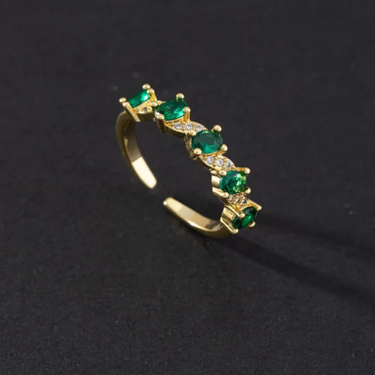 Emerald green oval ring (adjustable)