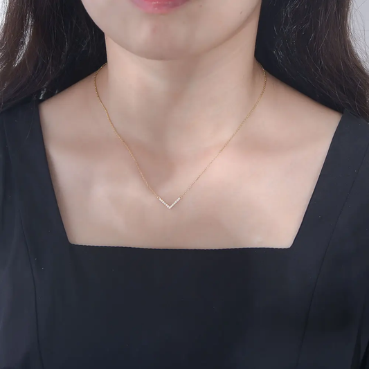 White daimond V necklace