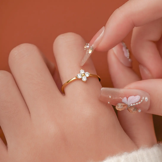 Clover ring
