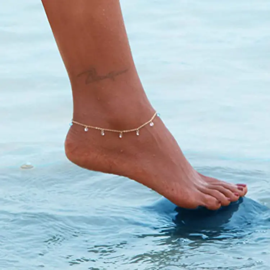 Diamond charms anklet given 1 leg price. U can use this charms anklet  as bracelet too