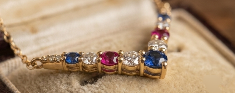 Sale on multi colour V necklace