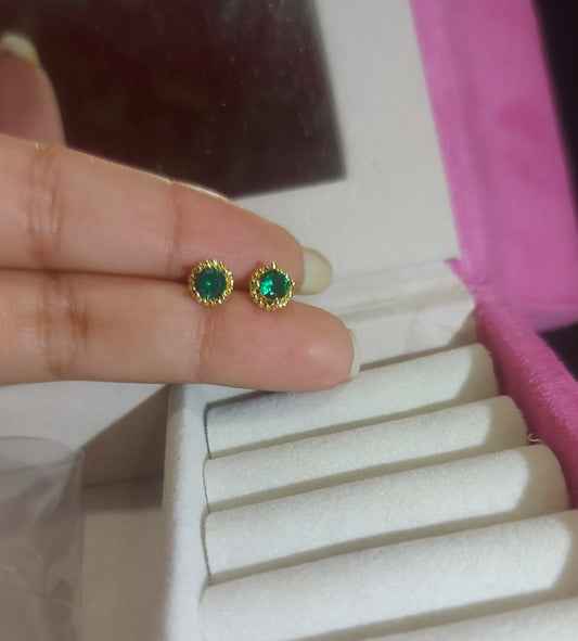 Emerald round earrings