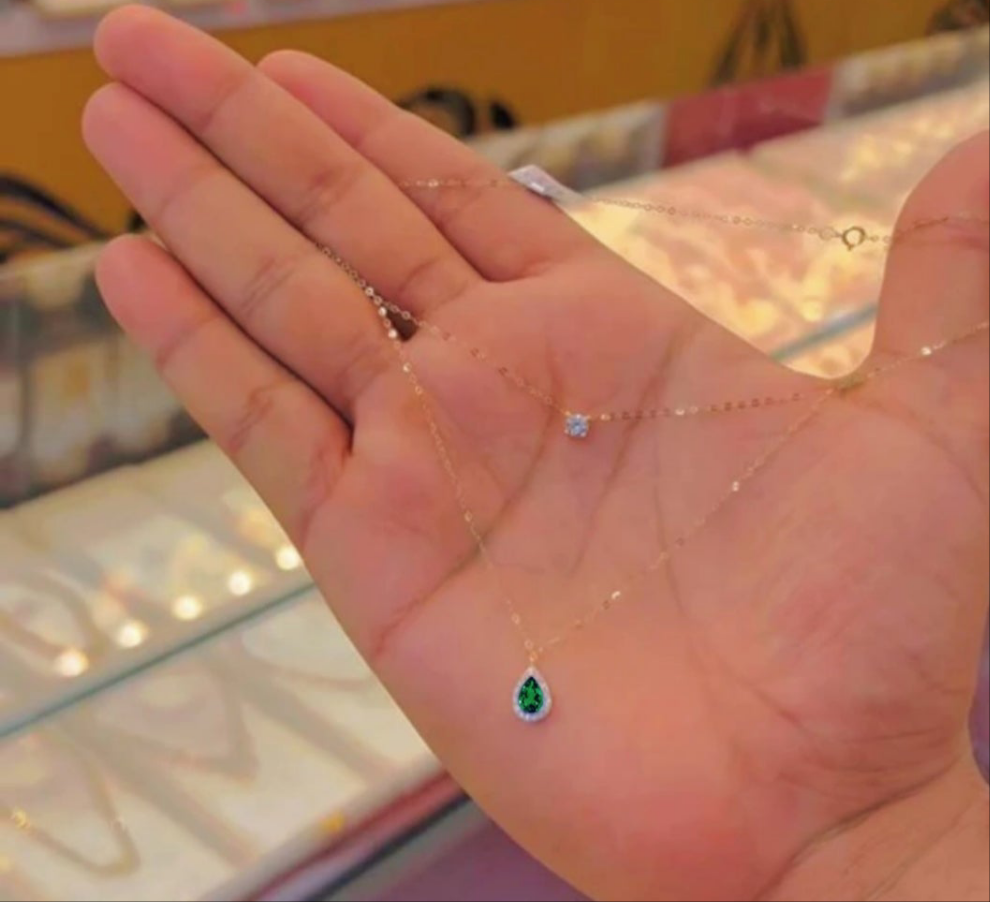 2 layer emerald green queen necklace best seller
