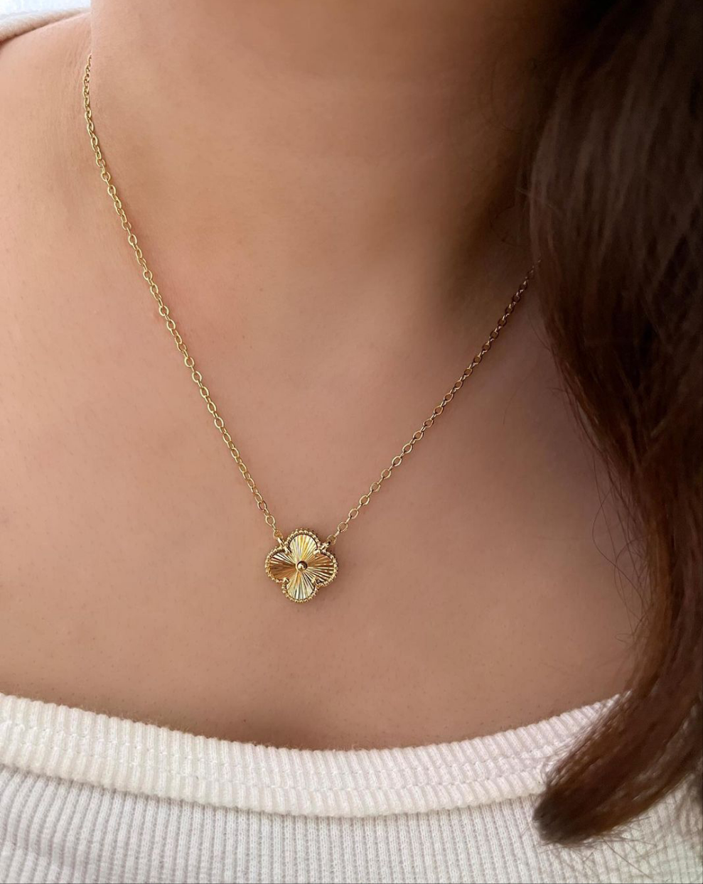 Dubai gold clover necklace