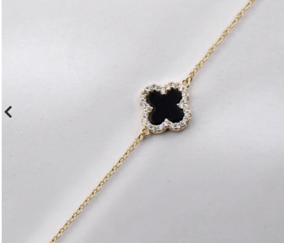 Single Black clover bracelet (gold)