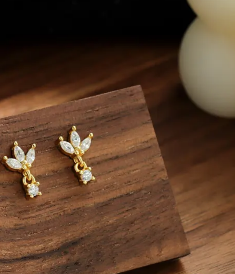 3 leaf earing