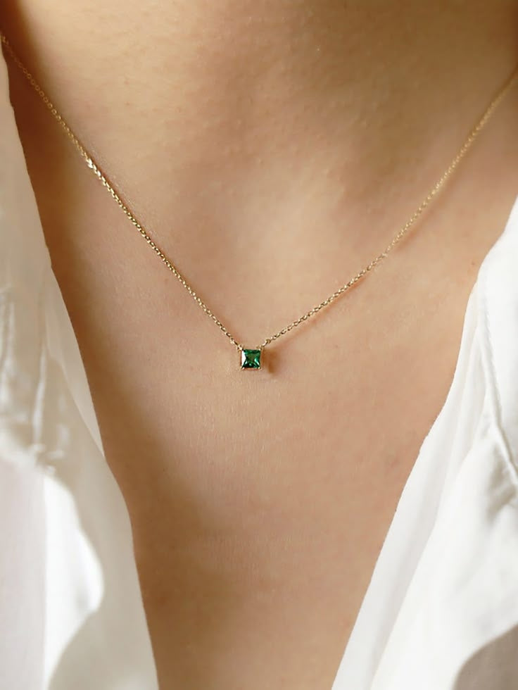 Emerald maharani set ( necklace + earing)