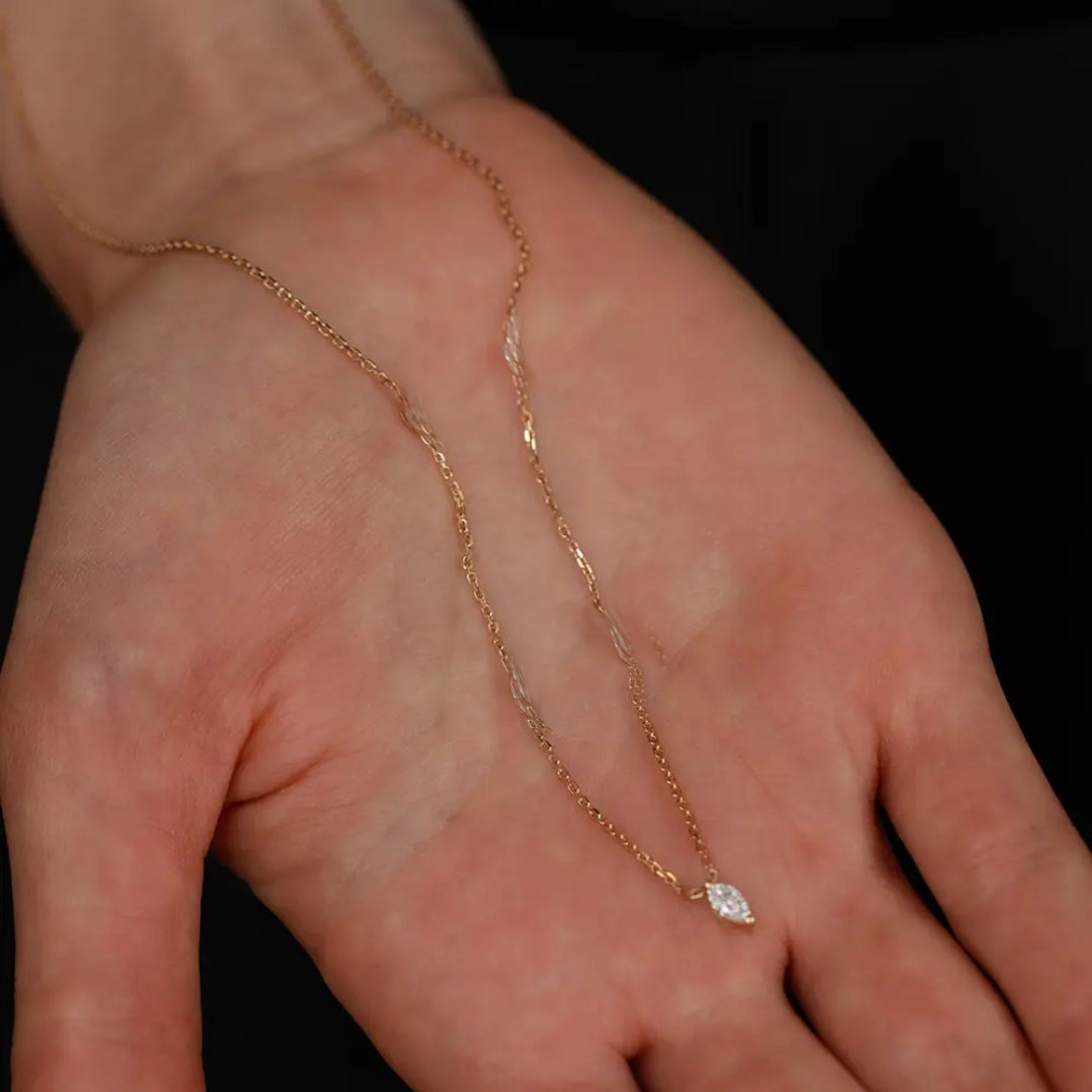 Single wheat germ necklace