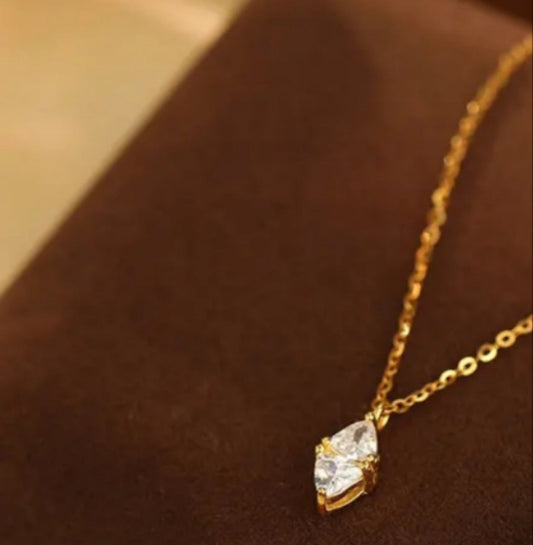 Single wheat germ necklace