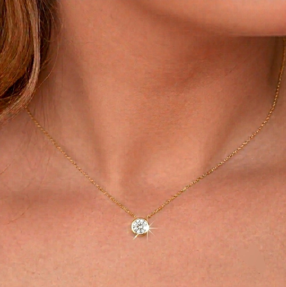 Minimalistic charm gold solitaire necklace