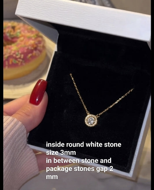 Sparkling round daily wear