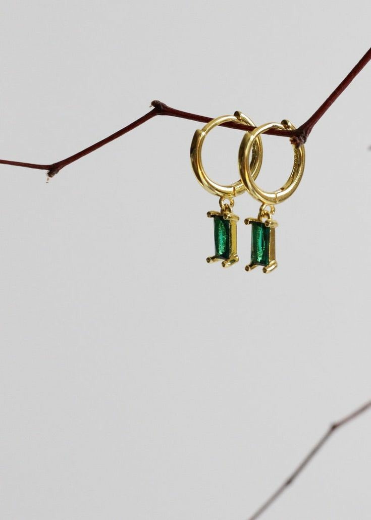 Emerald gold crowning earrings