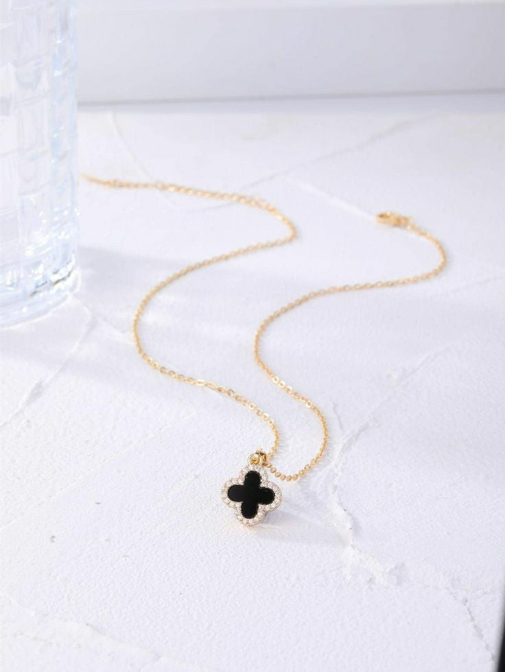 Two sided clover necklace