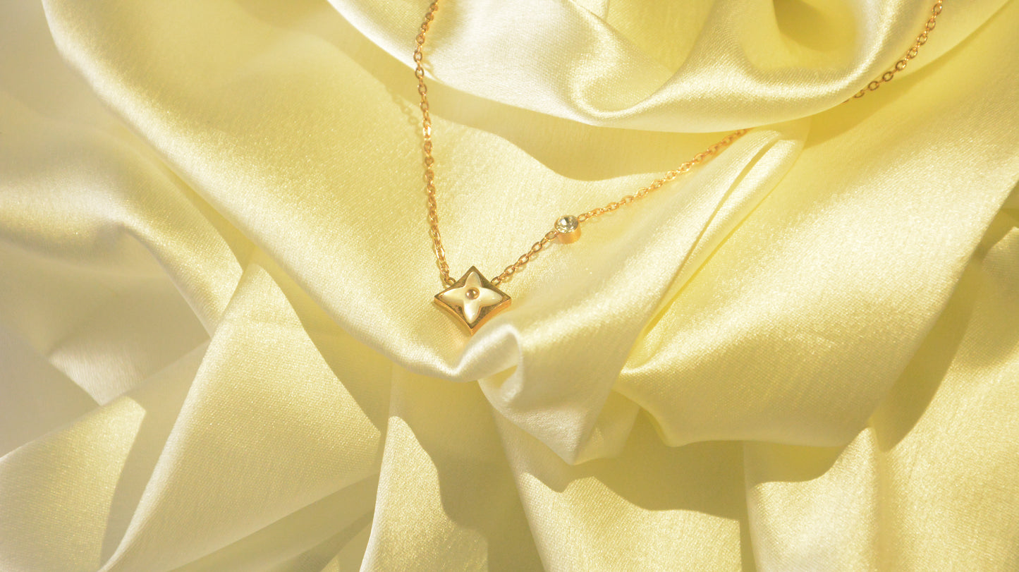 Lv pendant necklace wintage gold