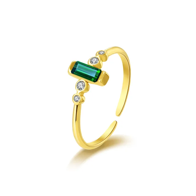 Emerald crowned ring