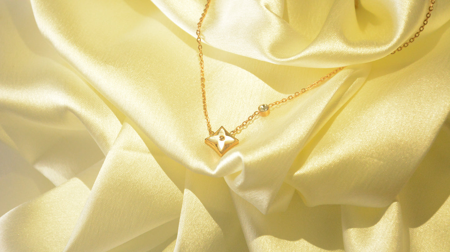 Lv pendant necklace wintage gold
