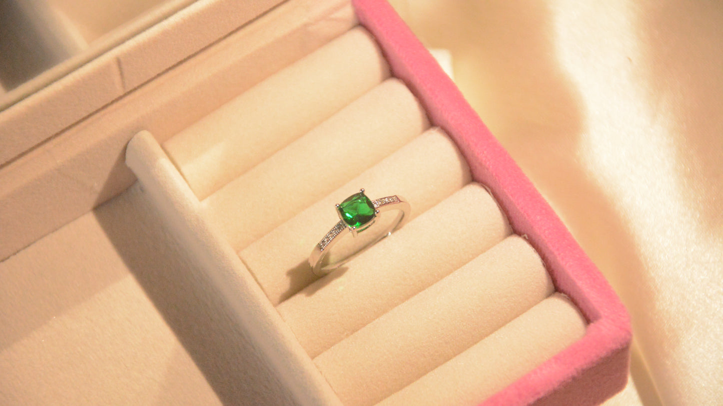 Sized emerald square ring( not adjustable )